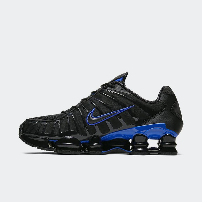 Black nike shocks deals